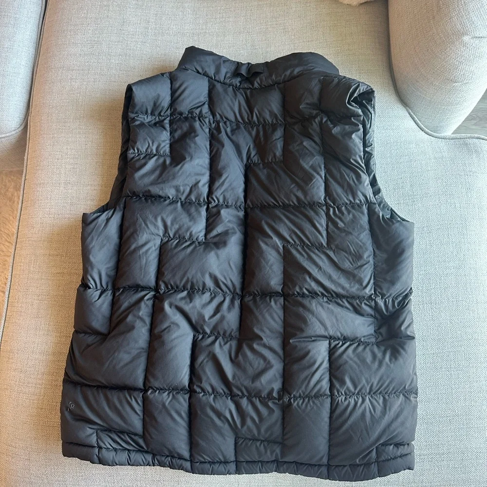 Lululemon Athletica Charcoal Puffer Vest - Picture 4 of 4